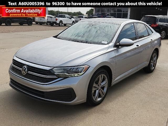 2022 Volkswagen Jetta SE — photo 1 of 12