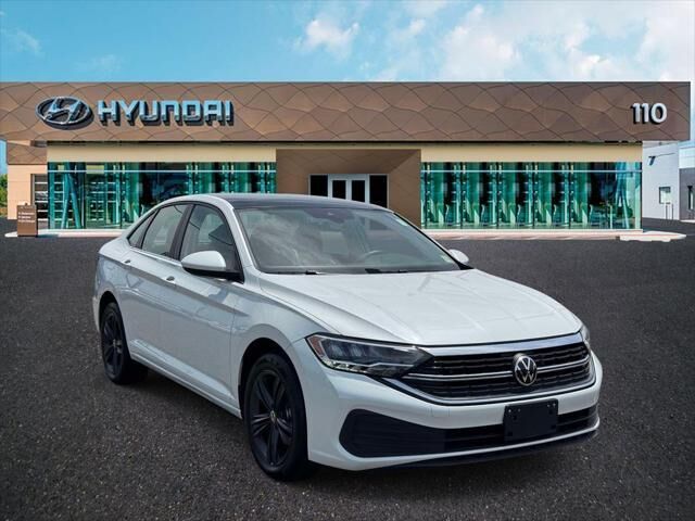 2023 Volkswagen Jetta SE — photo 1 of 12