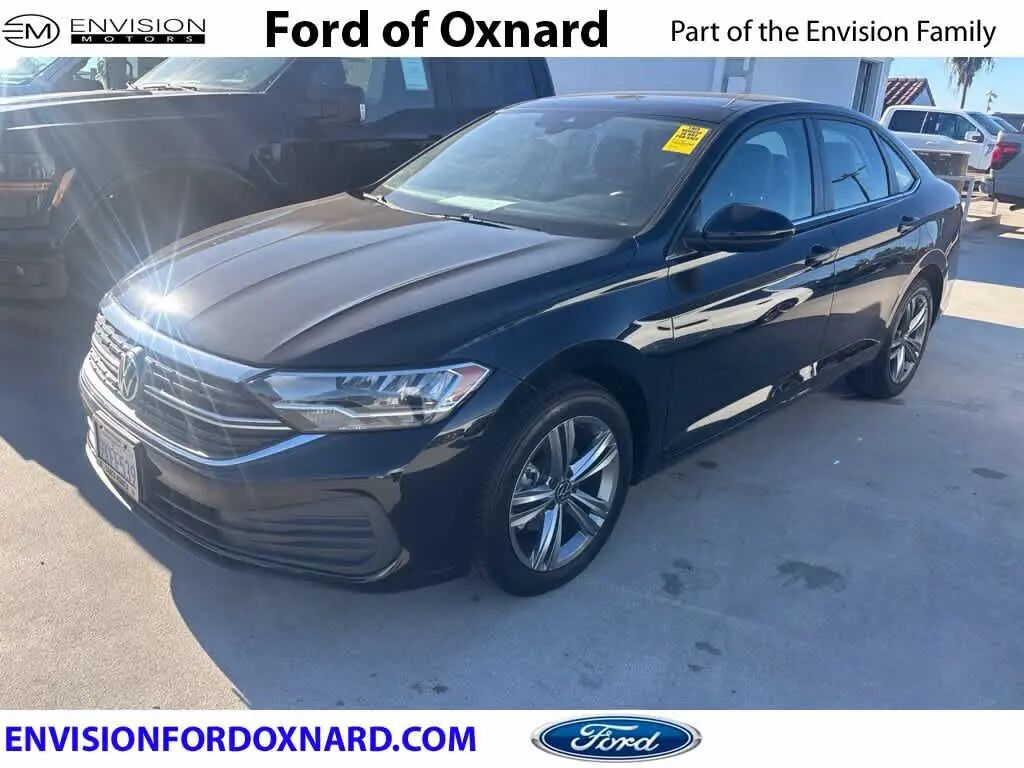 2023 Volkswagen Jetta SE — photo 1 of 3
