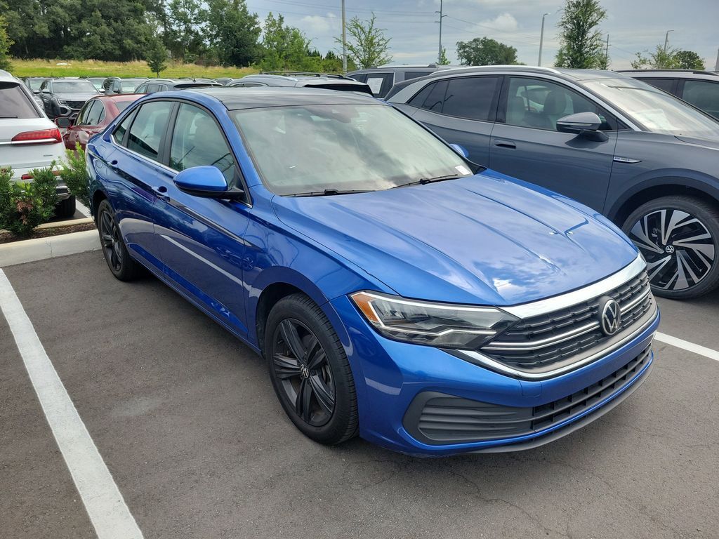 2022 Volkswagen Jetta 1.5T SE — photo 1 of 2