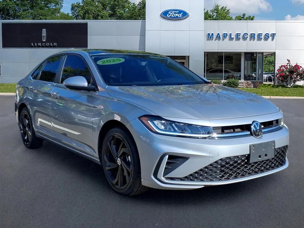 2025 Volkswagen Jetta SE — photo 1 of 13
