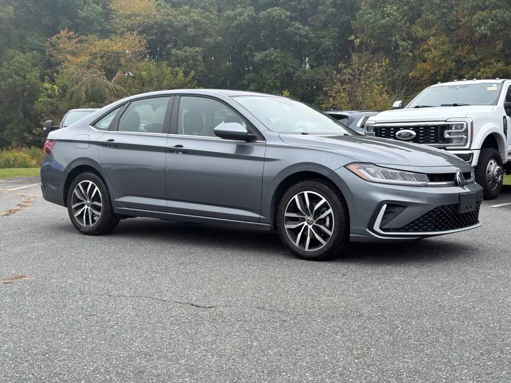 2025 Volkswagen Jetta SE — photo 1 of 13