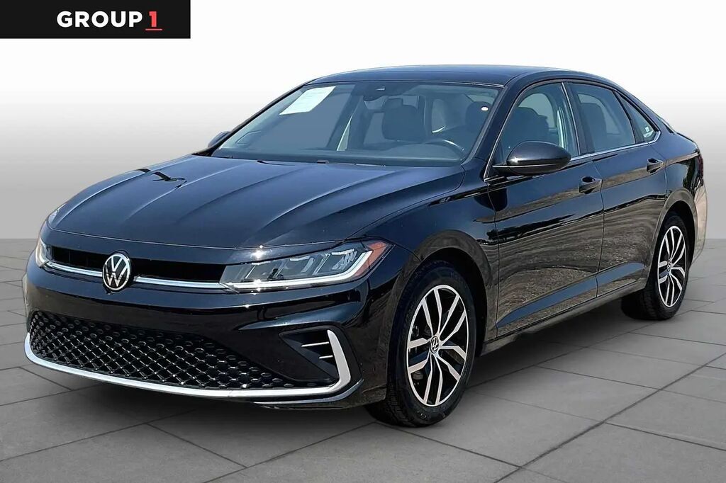 2025 Volkswagen Jetta SE — photo 1 of 12