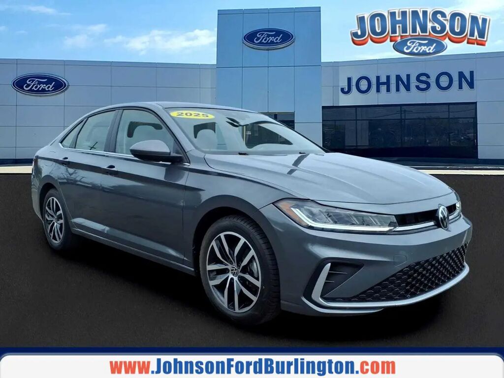 2025 Volkswagen Jetta SE — photo 1 of 40