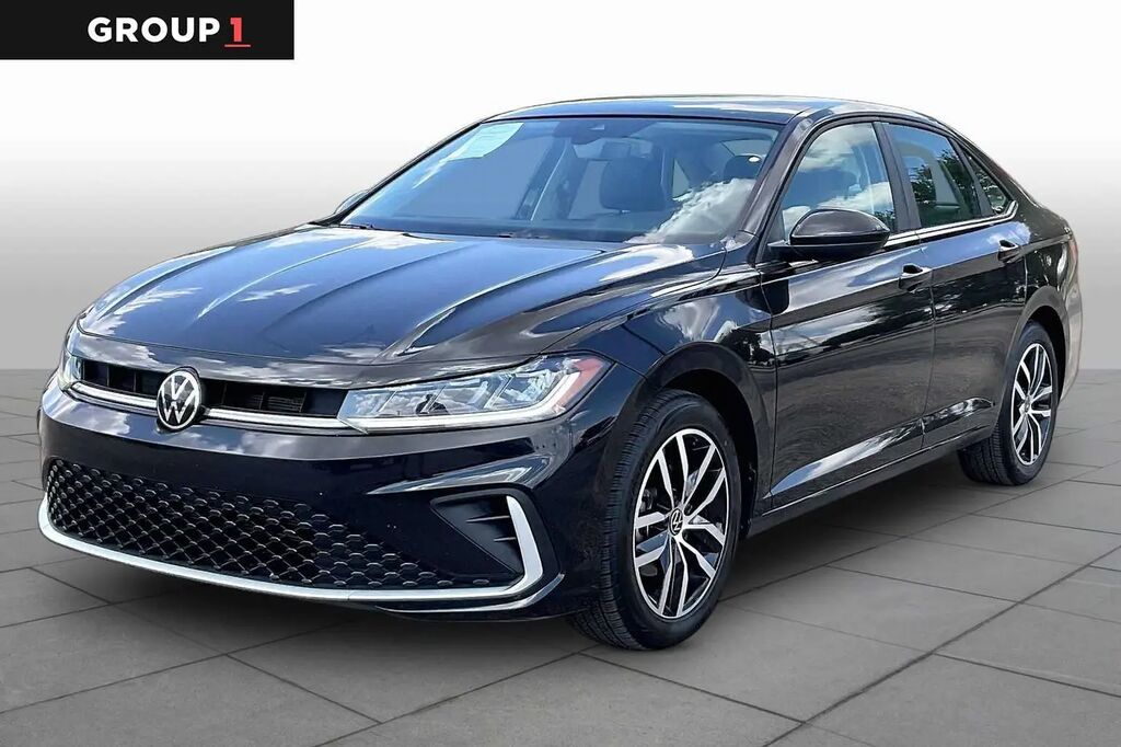 2025 Volkswagen Jetta SE — photo 1 of 12