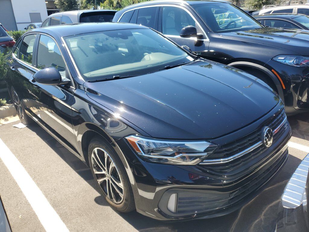 2024 Volkswagen Jetta 1.5T Sport — photo 1 of 1