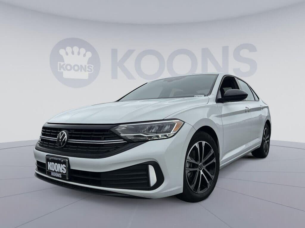 2023 Volkswagen Jetta Sport — photo 1 of 2