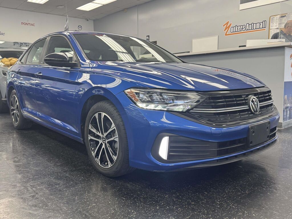 2023 Volkswagen Jetta Sport — photo 1 of 26