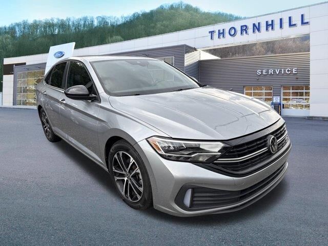 2024 Volkswagen Jetta Sport — photo 1 of 4