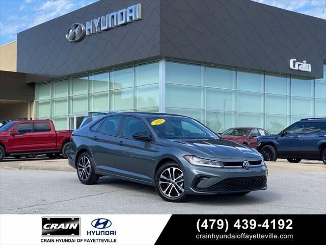 2025 Volkswagen Jetta Sport — photo 1 of 26