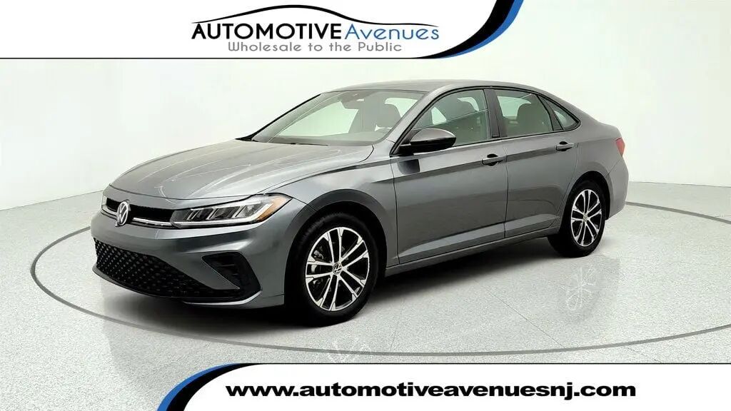 2025 Volkswagen Jetta Sport — photo 1 of 26