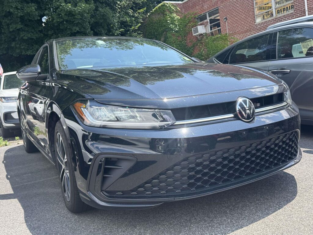 2025 Volkswagen Jetta Sport — photo 1 of 26