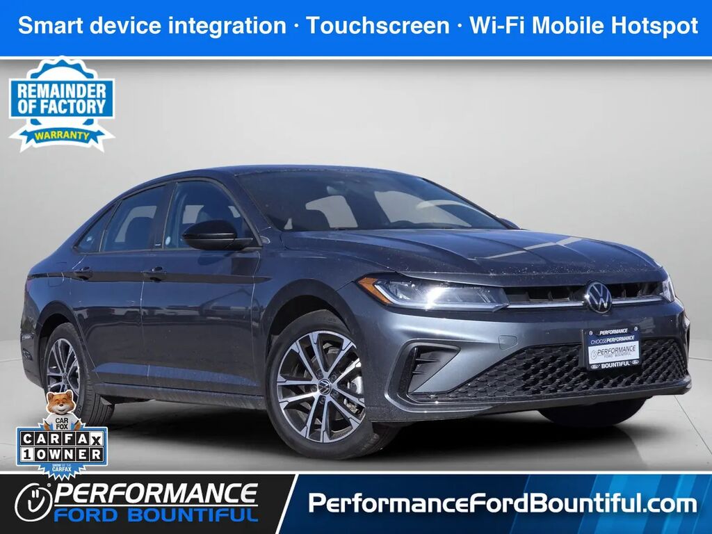 2025 Volkswagen Jetta Sport — photo 1 of 12