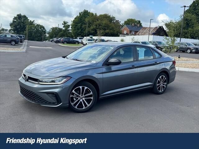 2025 Volkswagen Jetta Sport — photo 1 of 13