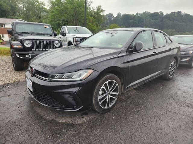 2025 Volkswagen Jetta Sport — photo 1 of 27