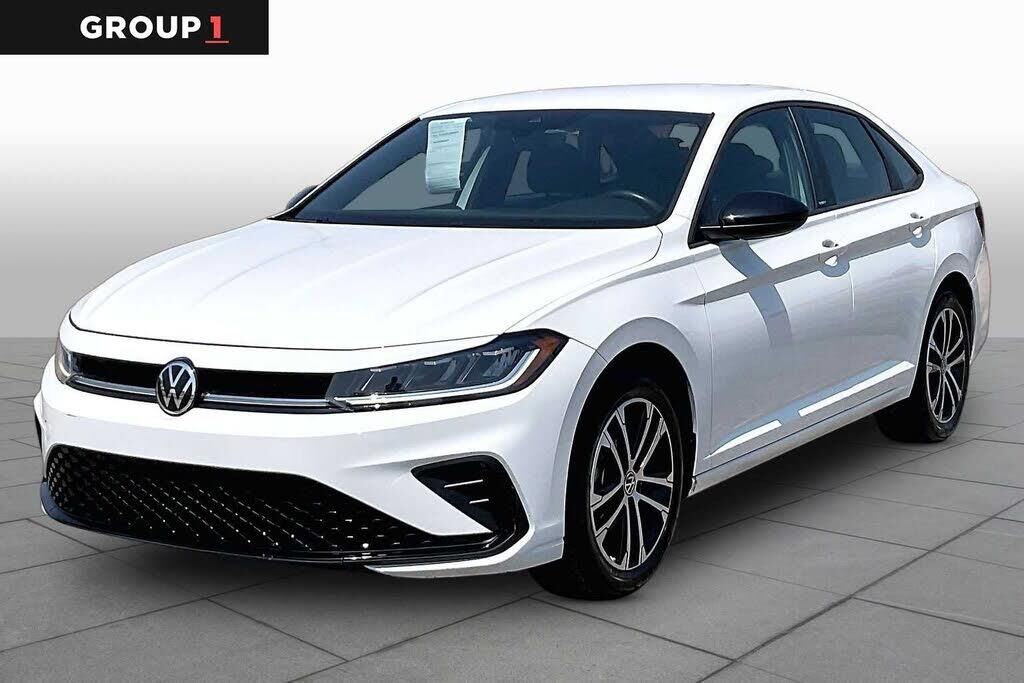 2025 Volkswagen Jetta Sport — photo 1 of 13