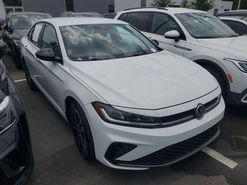 2025 Volkswagen Jetta 1.5T Sport — photo 1 of 13