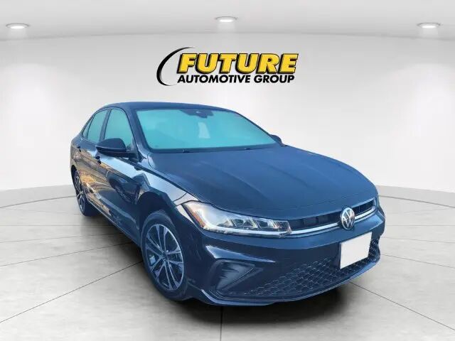 2025 Volkswagen Jetta Sport — photo 1 of 13
