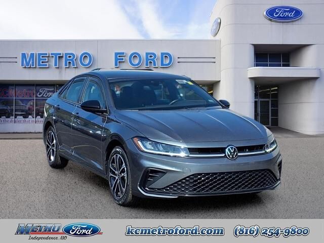 2025 Volkswagen Jetta Sport — photo 1 of 13