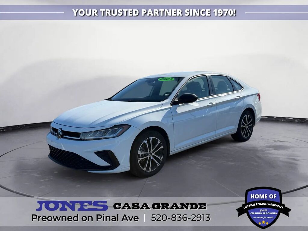 2025 Volkswagen Jetta Sport — photo 1 of 13