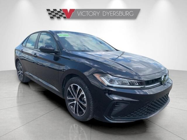 2025 Volkswagen Jetta Sport — photo 1 of 36