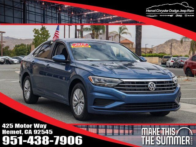 2019 Volkswagen Jetta 1.4T SE — photo 1 of 1