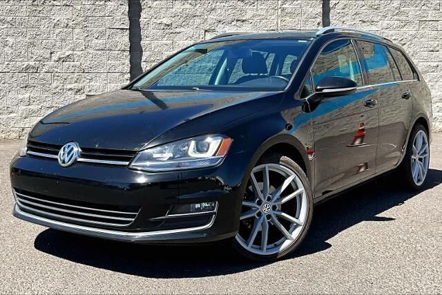 2015 Volkswagen Golf SportWagen TDI S — photo 1 of 1