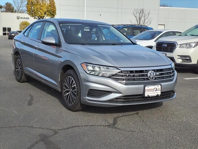 2020 Volkswagen Jetta — photo 1 of 13