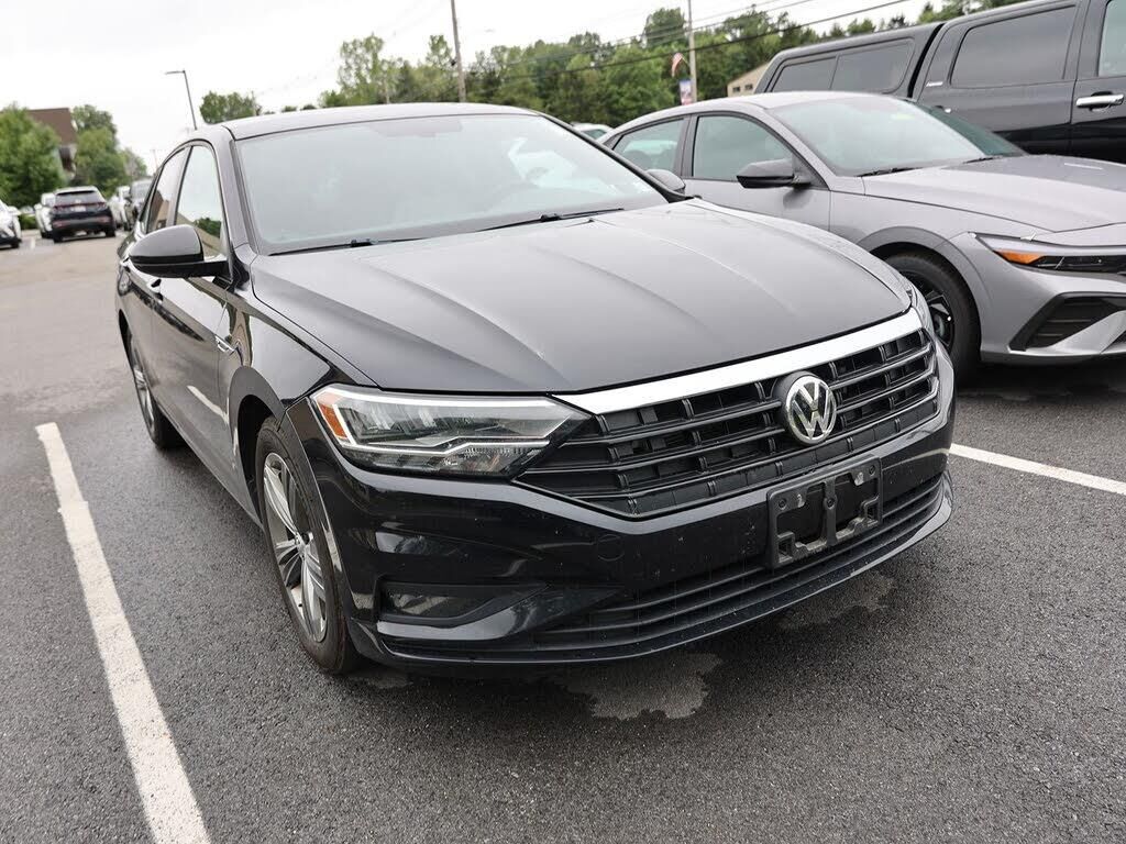 2020 Volkswagen Jetta R-Line — photo 1 of 1