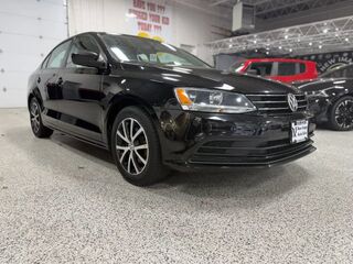 2016 Volkswagen Jetta Sedan 1.4T SE Sedan 4D