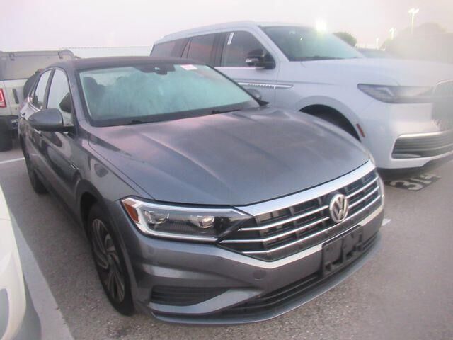 2020 Volkswagen Jetta SEL — photo 1 of 13