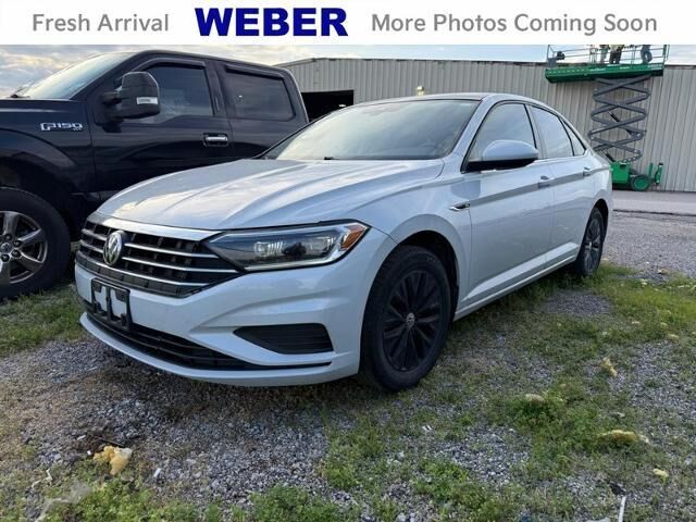 2019 Volkswagen Jetta SEL — photo 1 of 15
