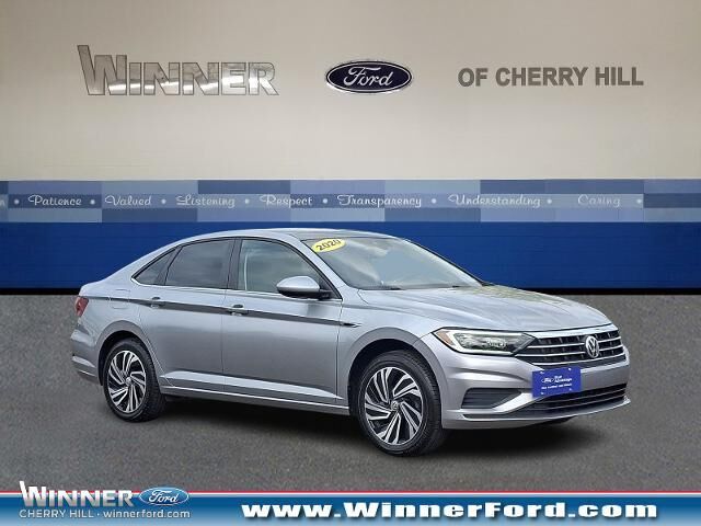 2020 Volkswagen Jetta SEL — photo 1 of 26