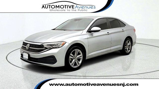 2022 Volkswagen Jetta SE — photo 1 of 13