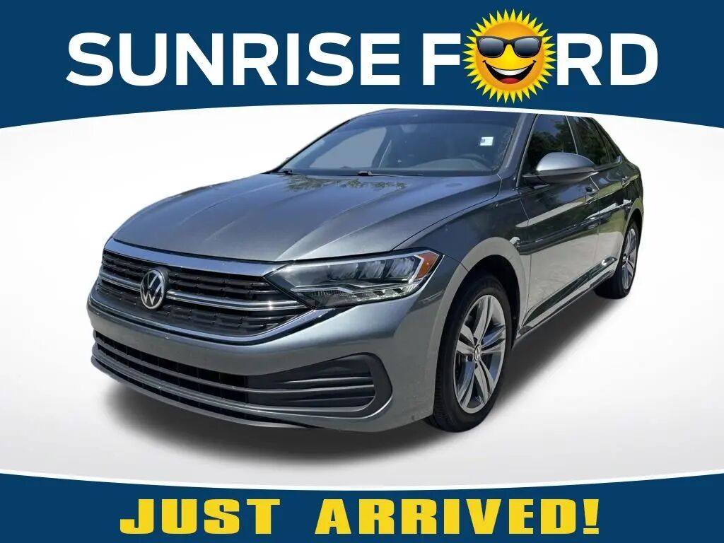 2022 Volkswagen Jetta SE — photo 1 of 40