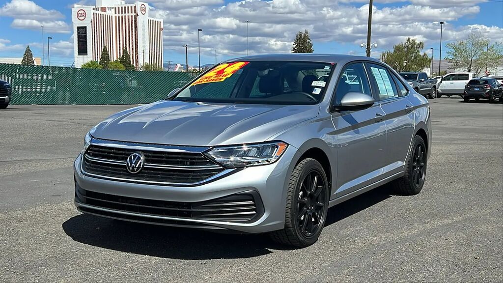 2024 Volkswagen Jetta SE — photo 1 of 13