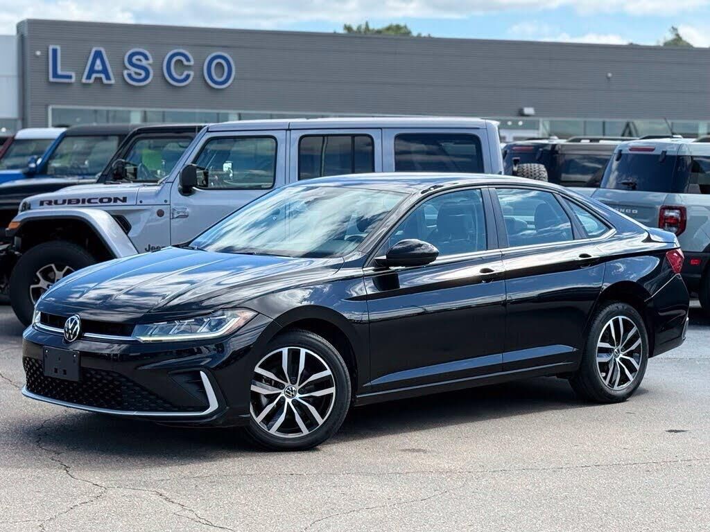 2025 Volkswagen Jetta SE — photo 1 of 1