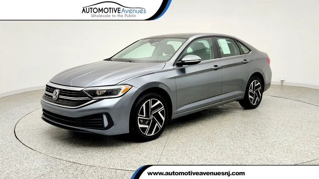 2022 Volkswagen Jetta SEL — photo 1 of 13