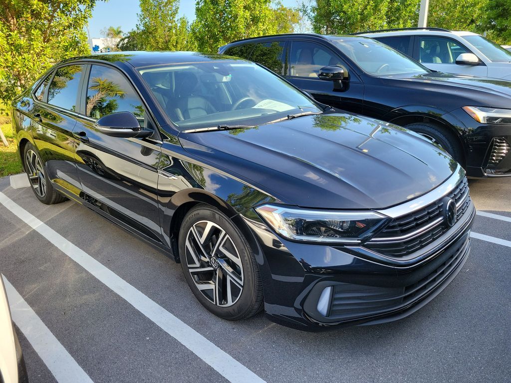 2024 Volkswagen Jetta 1.5T SEL — photo 1 of 13