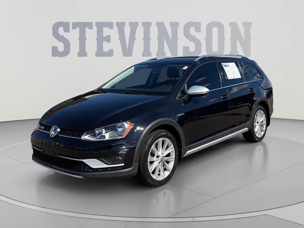 2017 Volkswagen Golf Alltrack TSI S 4Motion — photo 1 of 13