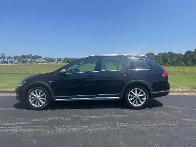 2017 Volkswagen Golf Alltrack TSI S 4Motion