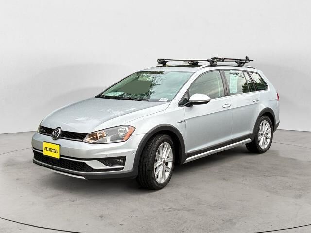 2017 Volkswagen Golf Alltrack TSI S 4Motion — photo 1 of 1