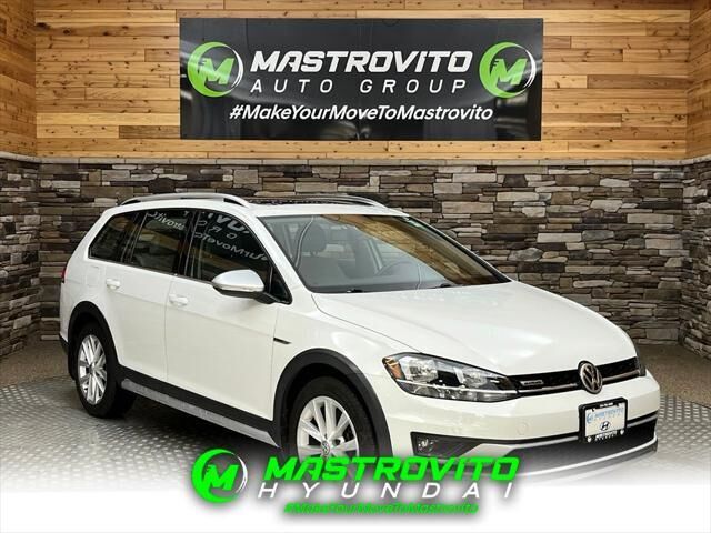 2019 Volkswagen Golf Alltrack TSI S 4Motion — photo 1 of 13