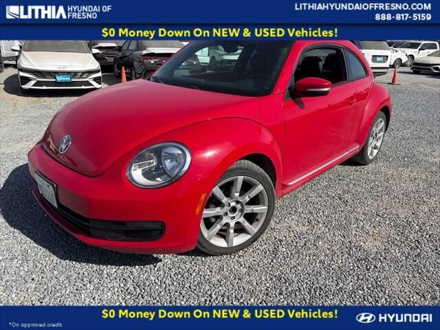 2013 Volkswagen Beetle 2.5L PZEV — photo 1 of 13