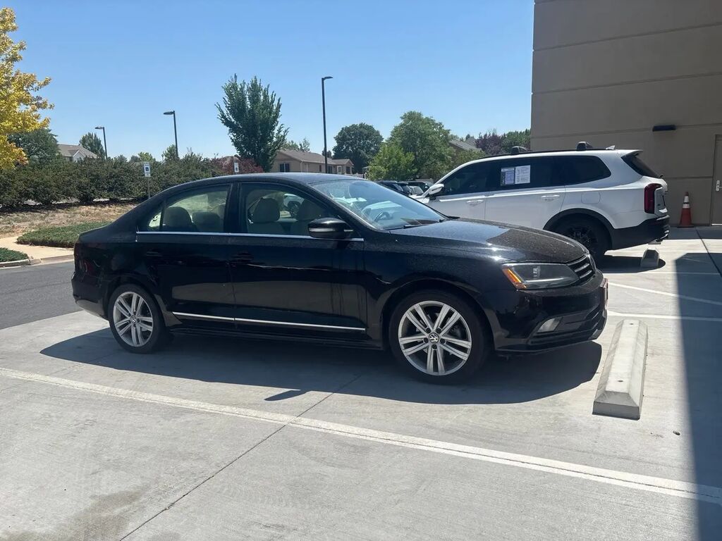 2017 Volkswagen Jetta 1.8T SEL — photo 1 of 16