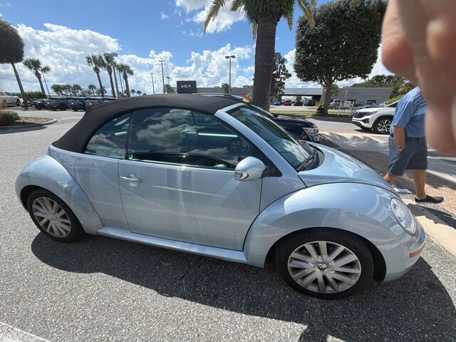 2010 Volkswagen New Beetle Convertible 2.5L