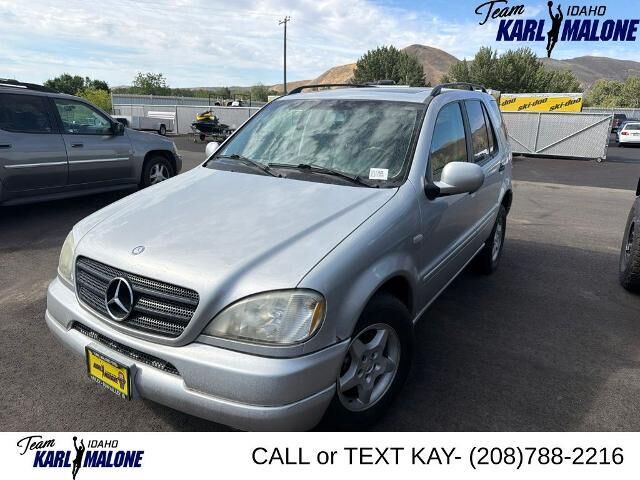 2000 Mercedes-Benz M-Class ML 320 — photo 1 of 26