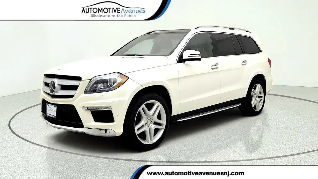 2016 Mercedes-Benz GL-Class GL 550 4MATIC — photo 1 of 13