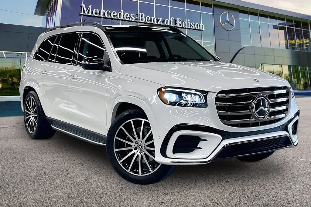 2024 Mercedes-Benz GLS GLS 580 — photo 1 of 13