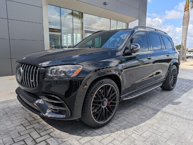 2026 Mercedes-Benz GLS AMG GLS 63 — photo 1 of 26